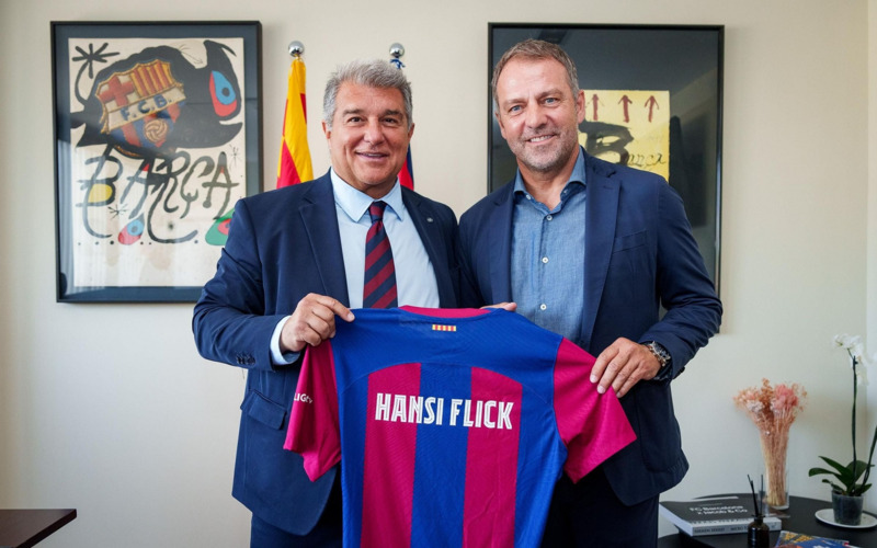Huấn luyện viên Barca hiện tại là ai? Hansi Flick và cuộc cách mạng tại Camp Nou