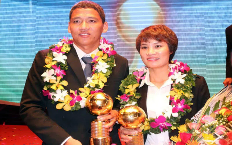 guong mat qua bong vang nu viet nam tieu bieu lam rang danh bong da nuoc nha
